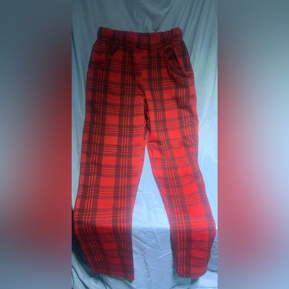 Red and Black Plaid Boohoo trousers with usable side pockets